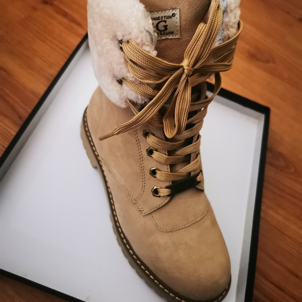UGG boots - Picture 4 of 4